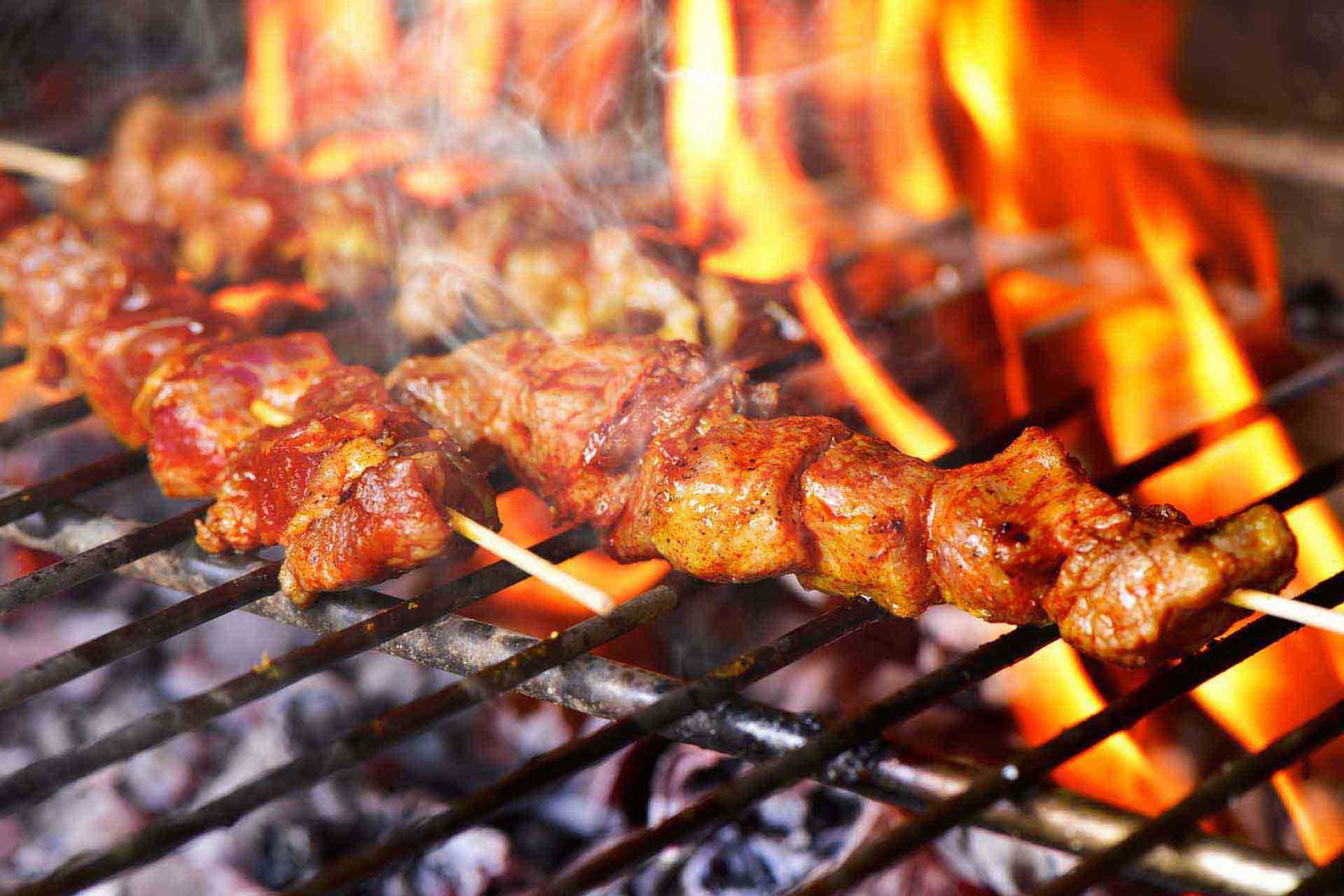 Thịt nướng than trong bún thịt nướng có thể không tốt cho sức khỏe