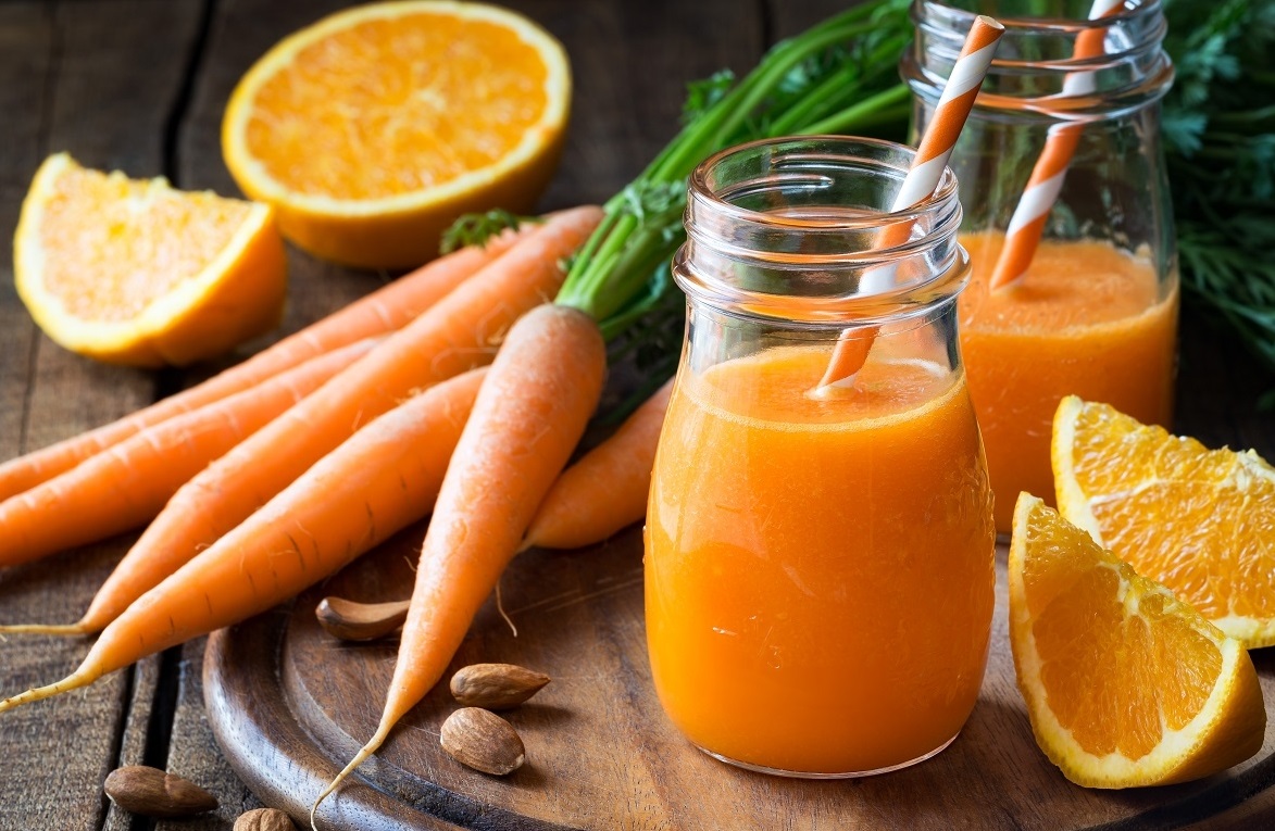 Nước ép cà rốt với hương vị thơm ngon sẽ cung cấp cho cơ thể nhiều chất dinh dưỡng qúy giá