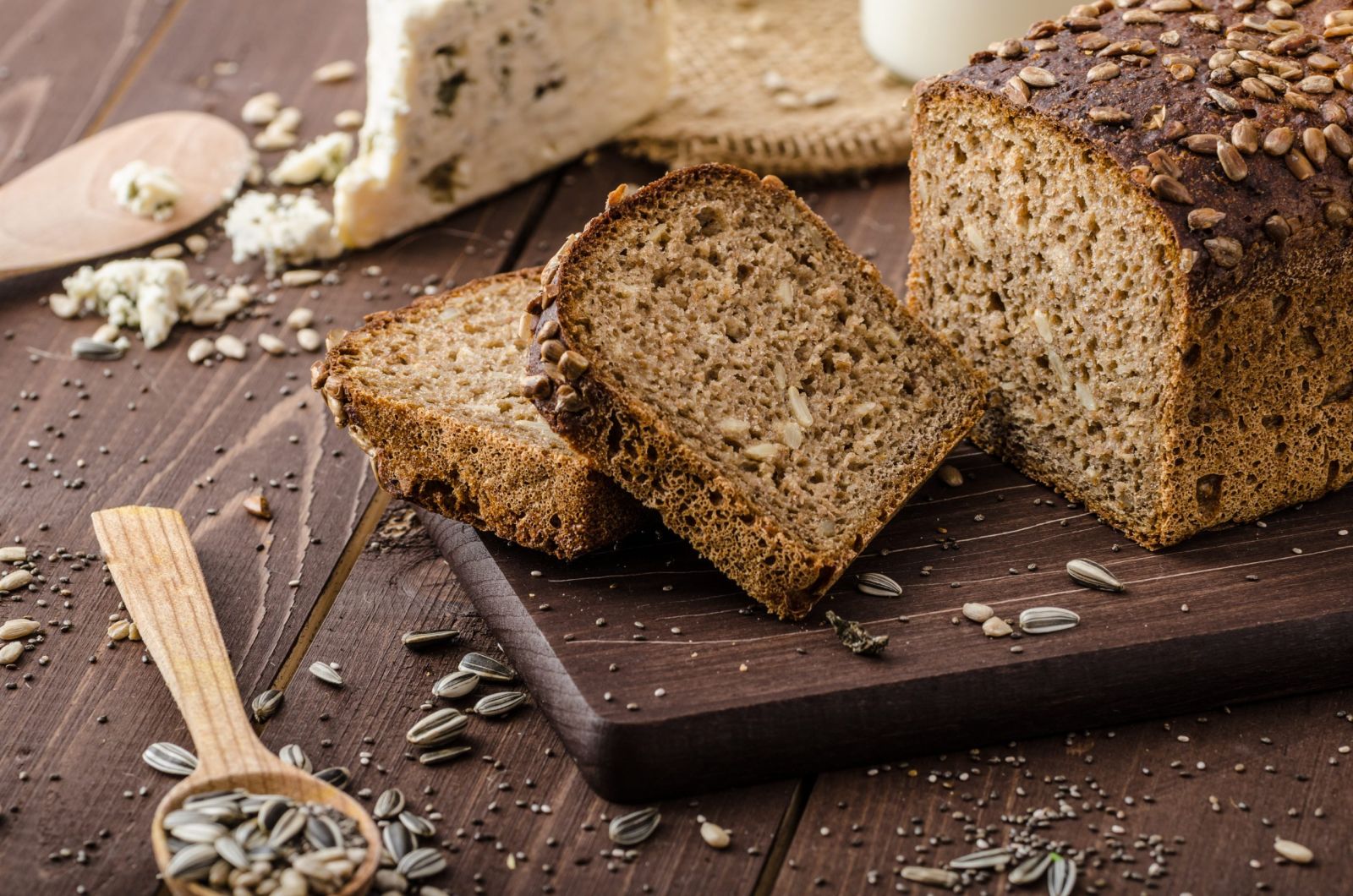 Bánh mì ngũ cốc giúp tăng cân an toàn