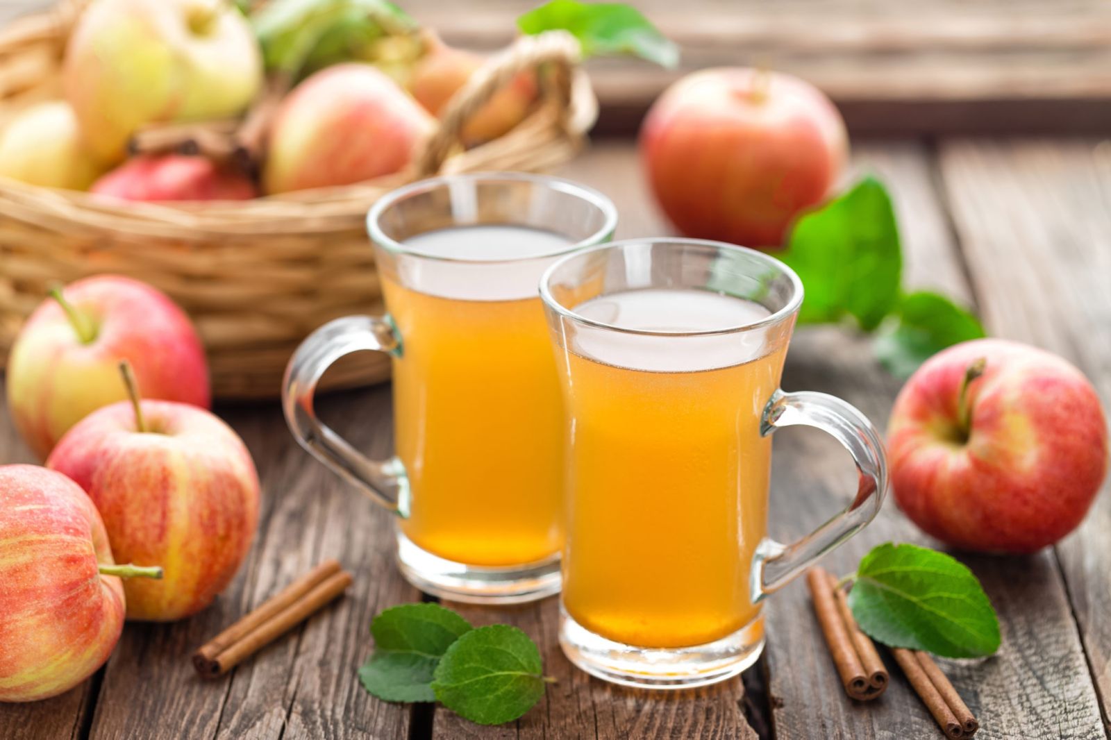 Nước ép táo là món đồ uống giảm cân tự nhiên thơm ngon và tươi mát