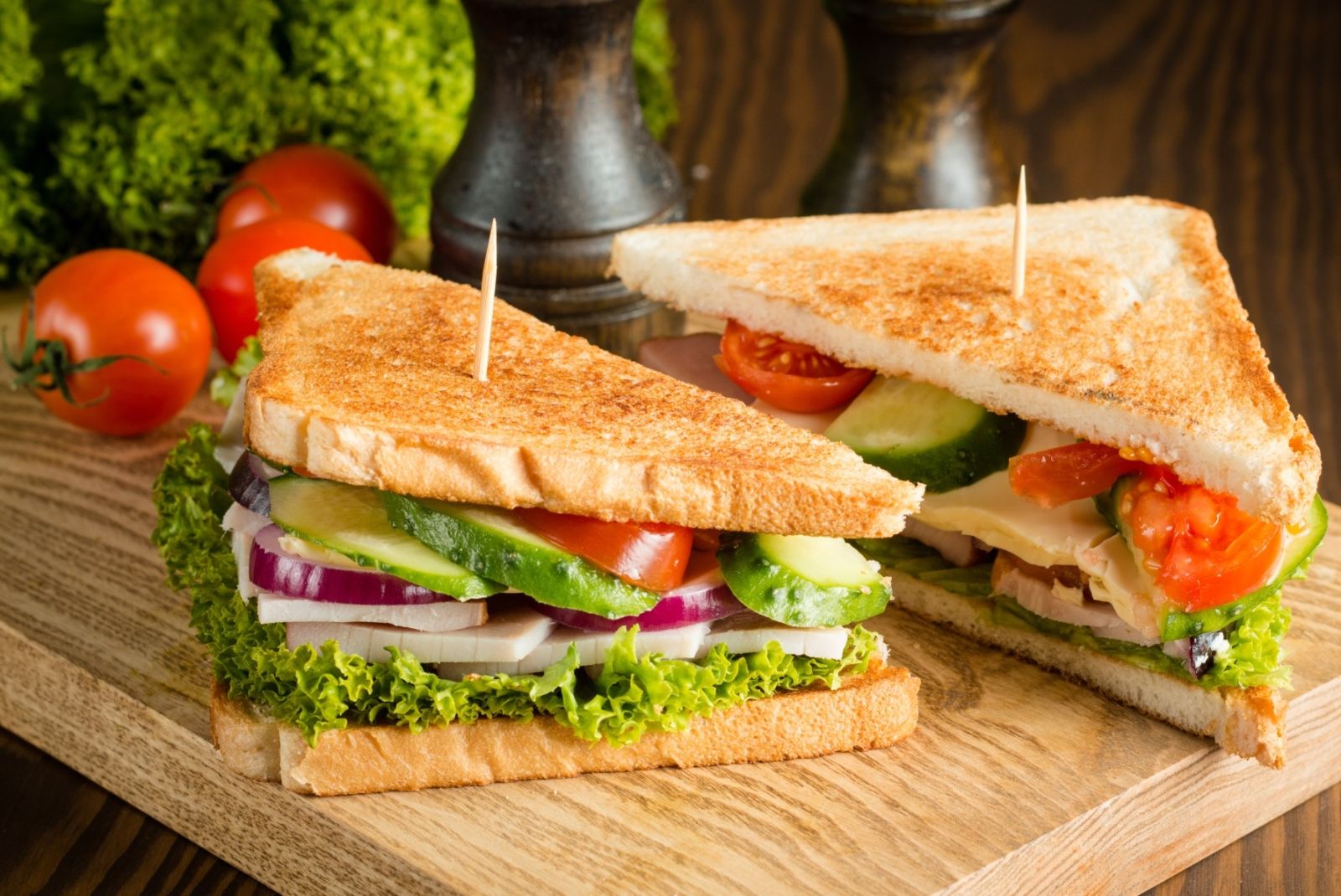 Bánh mì sandwich cung cấp nguồn dinh dưỡng dồi dào giúp cơ thể tràn đầy năng lượng