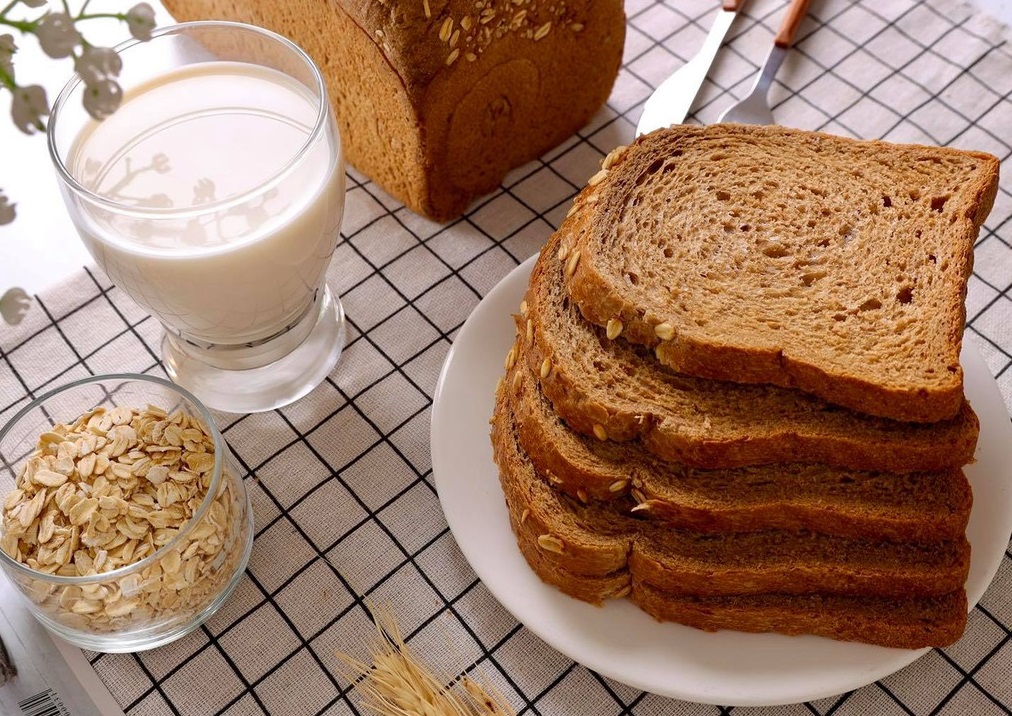 Bánh mì sandwich làm từ lúa mì nguyên cám được đánh giá cao về giá trị và hàm lượng dinh dưỡng của nó