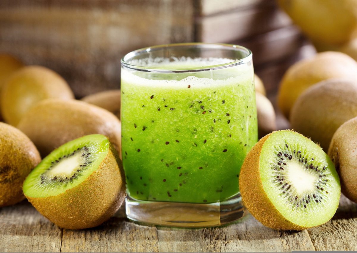 Kiwi helps reduce fat in the waist and upper body