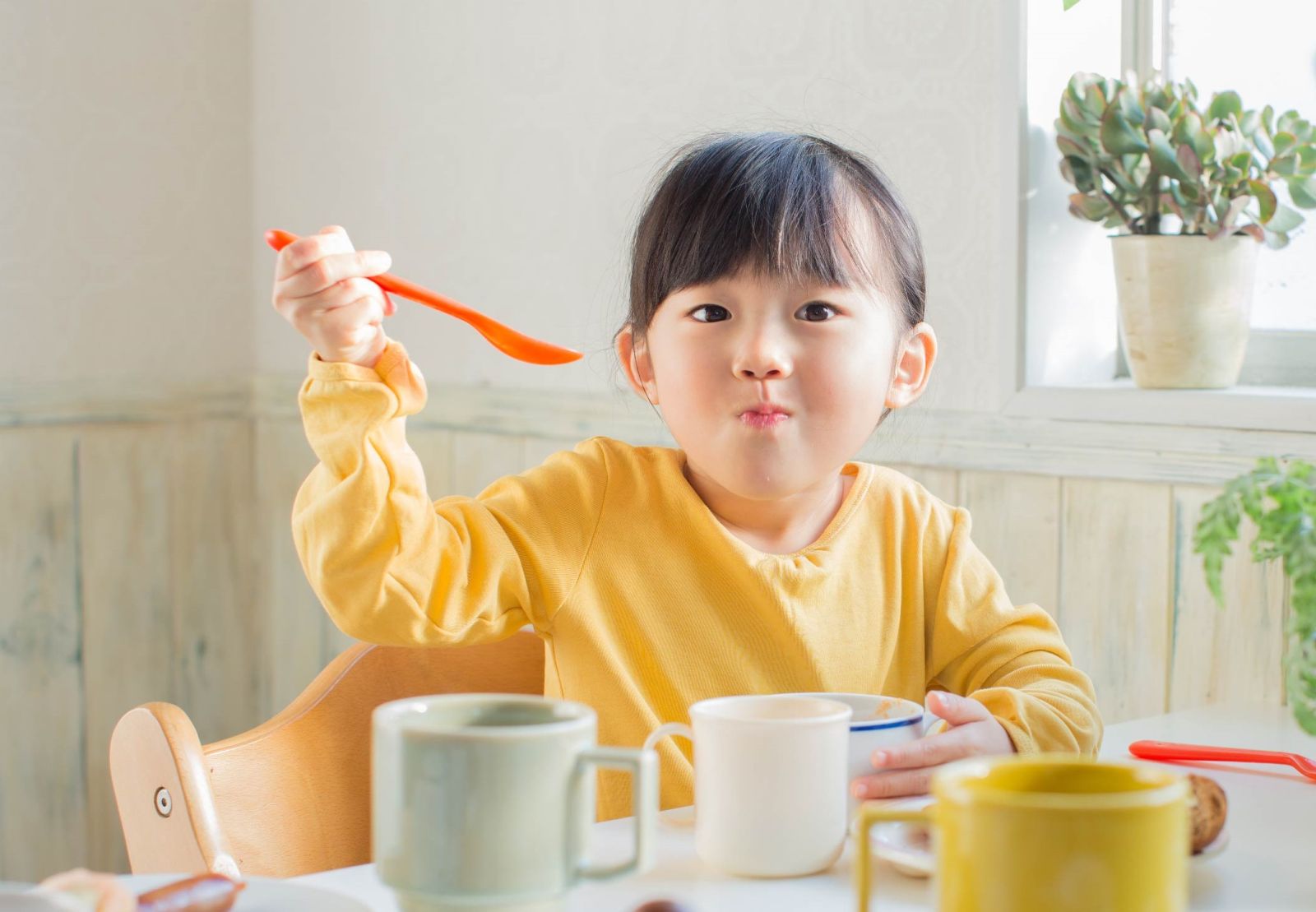 Mỗi khi cho trẻ dùng bữa sáng bạn cần cẩn trọng để khiến cơ thể không thừa năng lượng