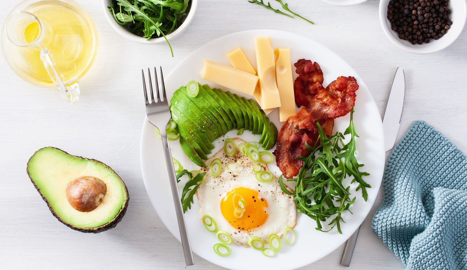 Ăn trứng ốp la có béo không? Mức năng lượng trứng cung cấp có gây tăng cân không?
