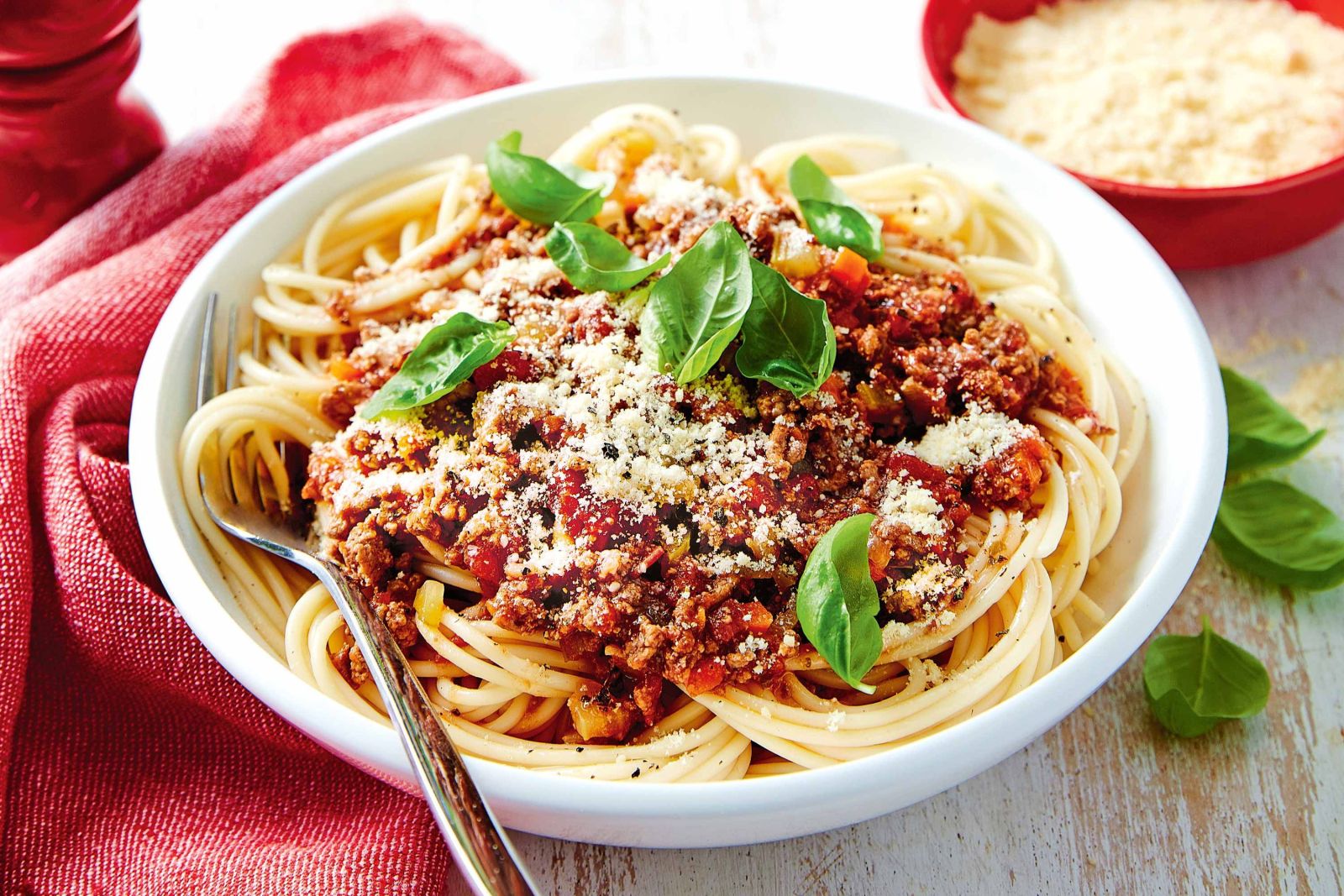 Mỳ Ý bò sốt cà chua đơn giản, dễ chế biến, thơm ngon, cung cấp đầy đủ chất dinh dưỡng cần thiết