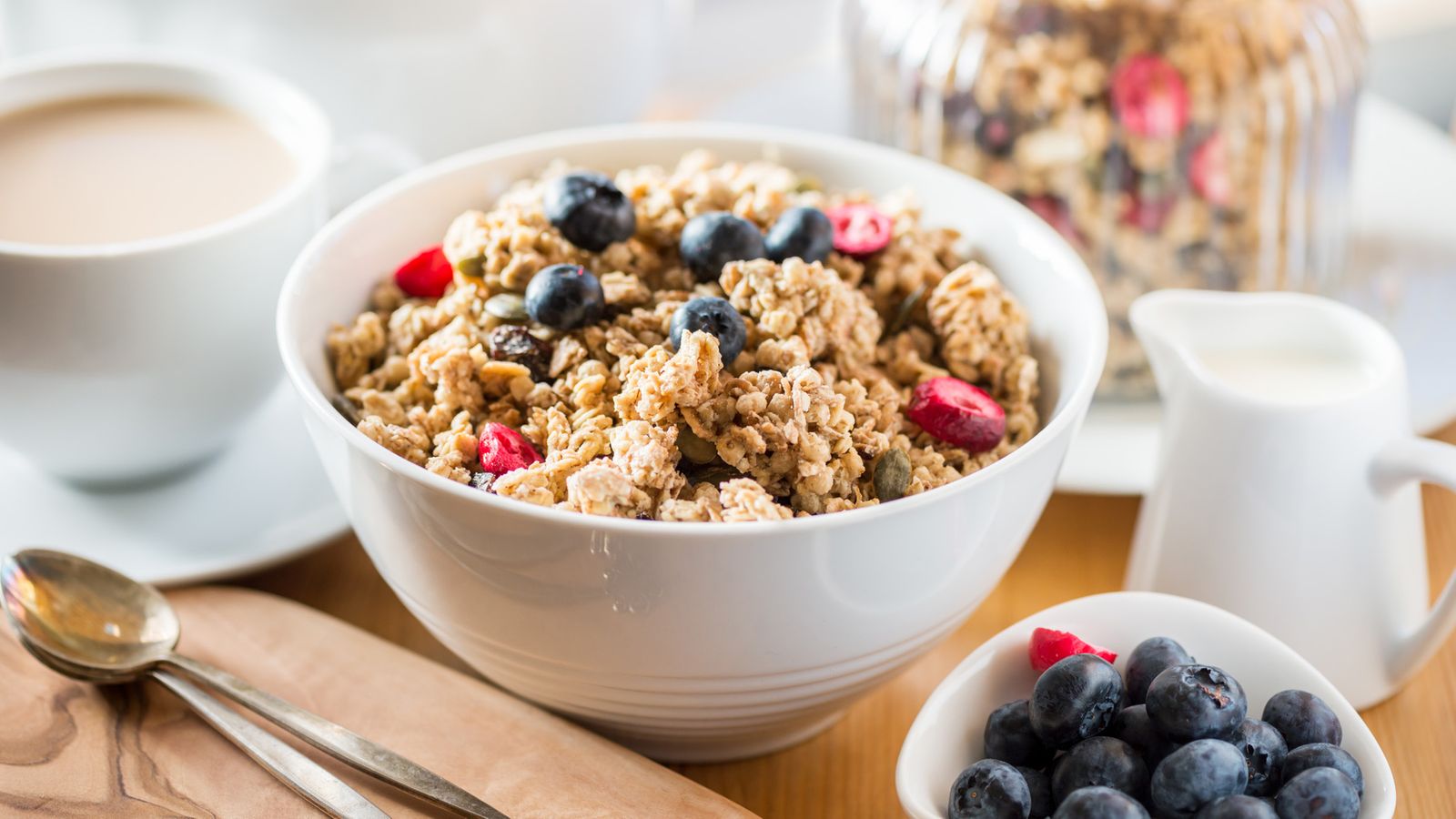 Ăn granola làm giảm tình trạng đầy hơi, táo bón, chống béo phì và ung thư trực tràng