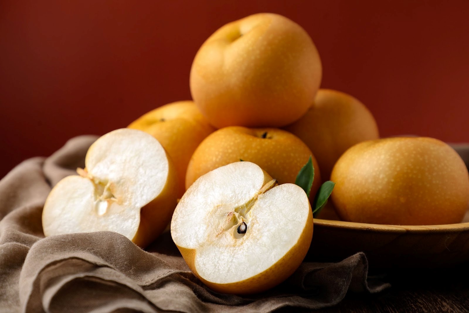 Lê được coi là một loại trái cây tuyệt vời cho sức khỏe tim mạch