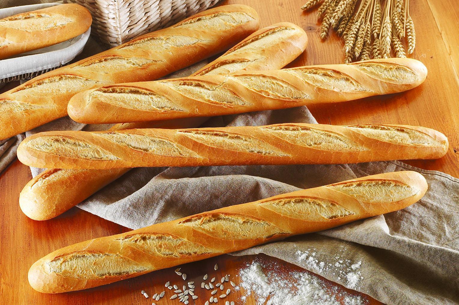 Trung bình trong 100g bánh mì trắng chứa hàm lượng calo là 264,6 kcal