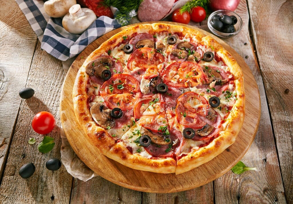 Tuy nhiên, ăn pizza thường xuyên thì nguy cơ tăng cân không thể tránh khỏi