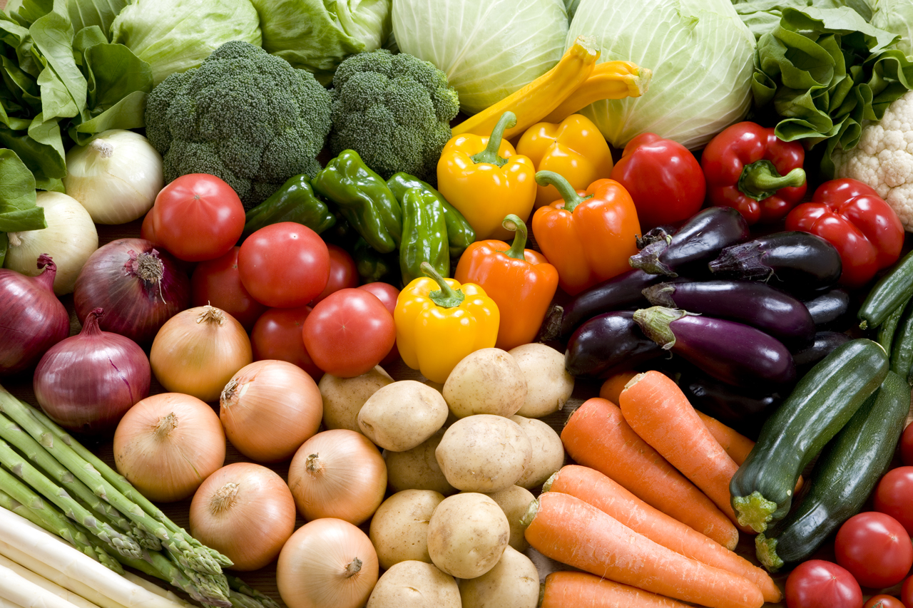 Khi ăn Eat Clean không thể thiếu trái cây và rau củ tươi