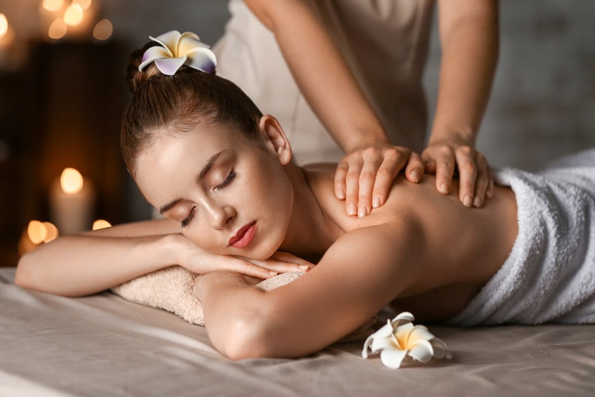 Phương pháp massage tạo cảm giác thư thái, thả lỏng, đánh tan cảm giác cơ thể mệt mỏi