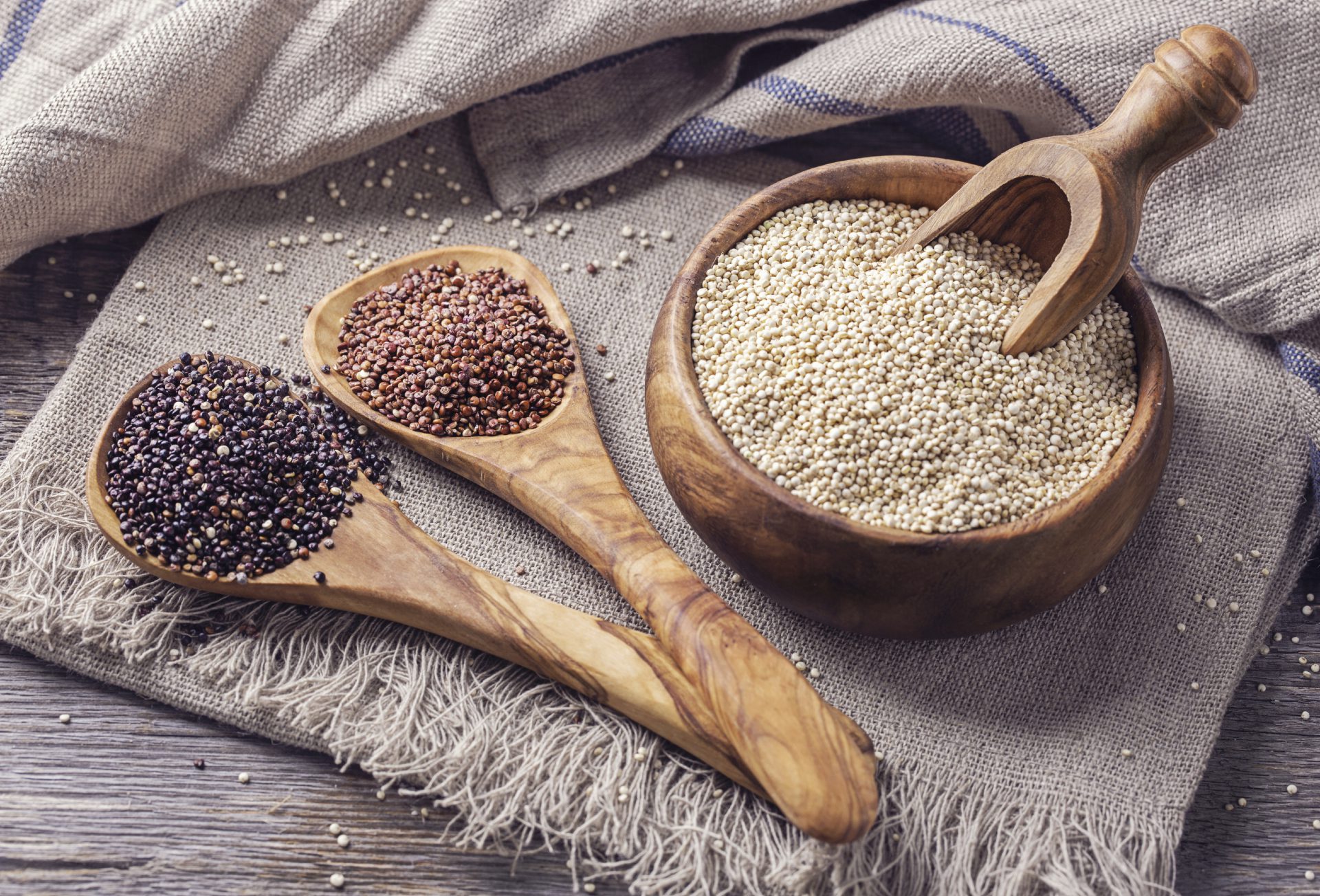 Hạt quinoa hay còn gọi là hạt diêm mạch chứa rất ít calo
