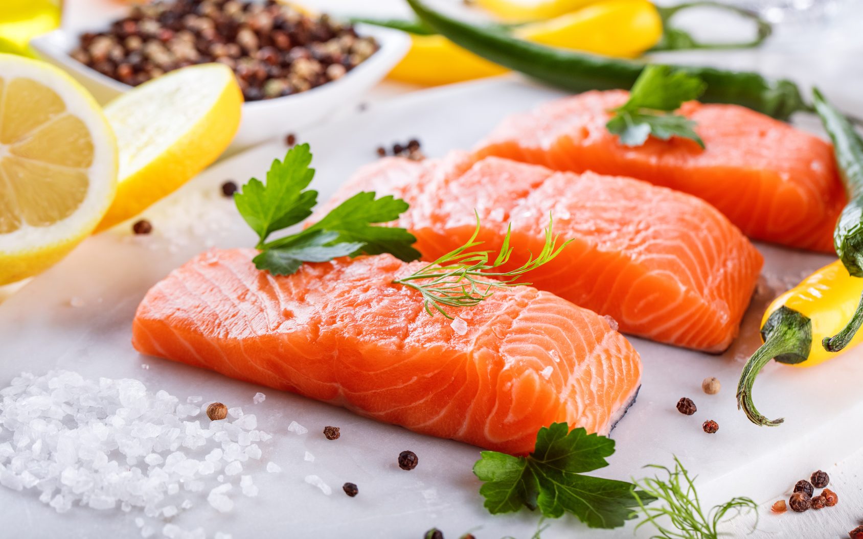 Chế độ ăn uống lành mạnh không thể thiếu cá hồi giàu dưỡng chất