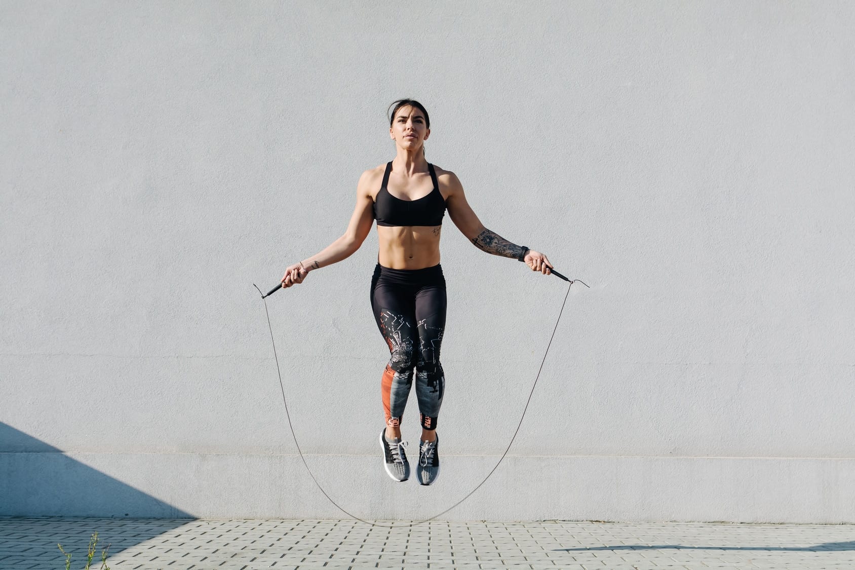 Nhảy dây giúp tăng hiệu quả đốt cháy mỡ thừa và vận động cơ thể toàn diện