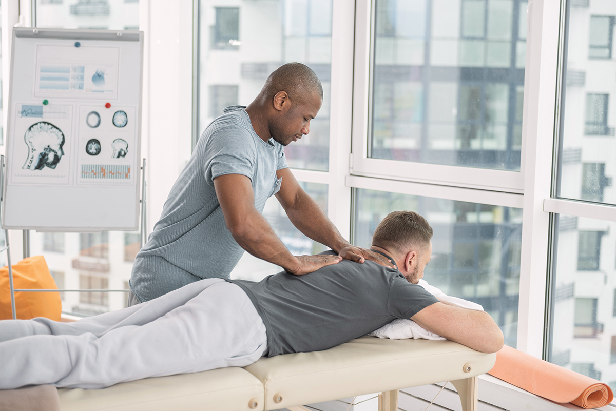Khi massage trị liệu bạn có thể thực hiện trong khoảng từ 15-20 phút 