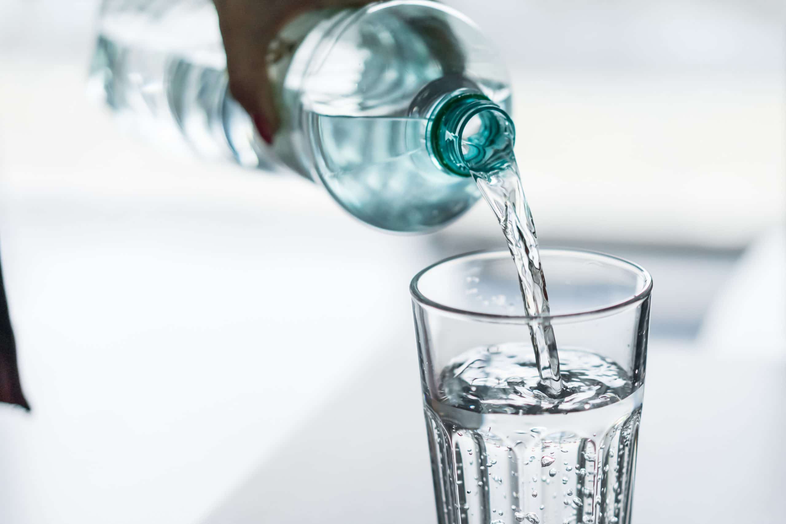 Nước lọc tinh khiết giúp bạn cắt giảm calo dư thừa hiệu quả