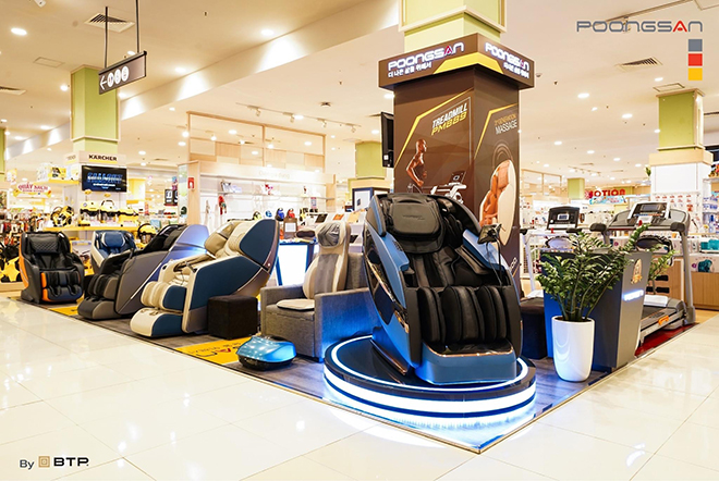 Ghế massage Poongsan được trưng bày tại các trung tâm thương mại lớn trên cả nước